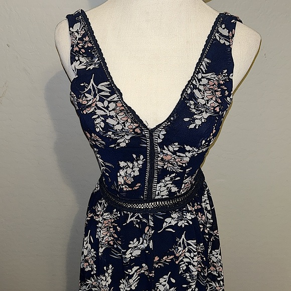 B. Darlin Floral Dress - Picture 3 of 4